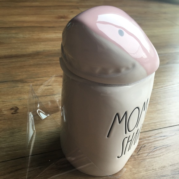 New Rae Dunn Baby Chick Mommy Shark Mug w/ Lid Set - Picture 8 of 11